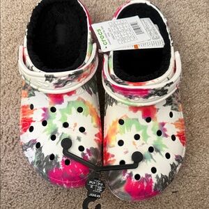 CROCS Tie-Dye Pattern Lined Clogs in White, Pink, Green, Orange, Black